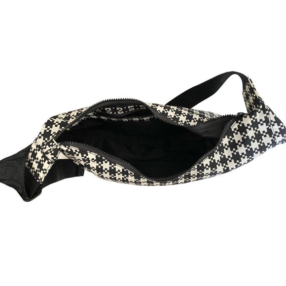 Baggu Medium Crescent Bag in Black & White Pixel Gingham - Picture 5 of 6